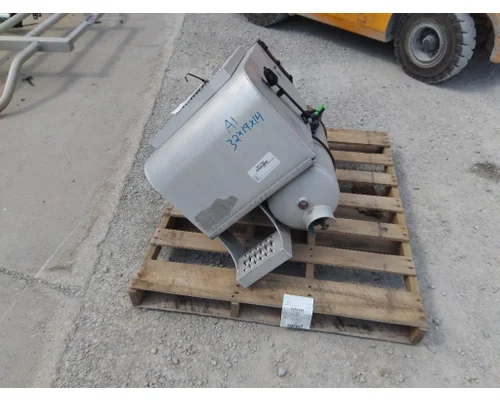 PETERBILT 579 BATTERY BOX