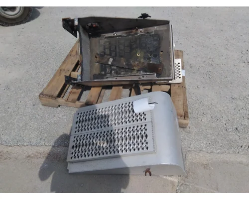 PETERBILT 579 BATTERY BOX
