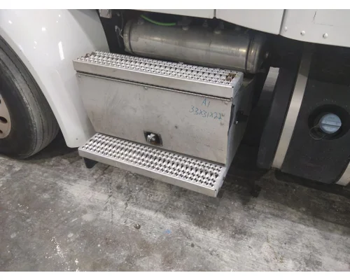 PETERBILT 579 BATTERY BOX