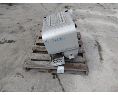 PETERBILT 579 BATTERY BOX