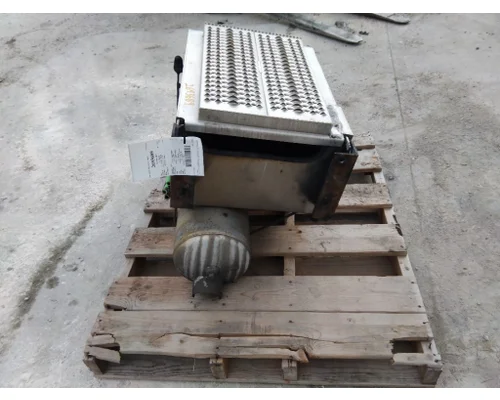 PETERBILT 579 BATTERY BOX