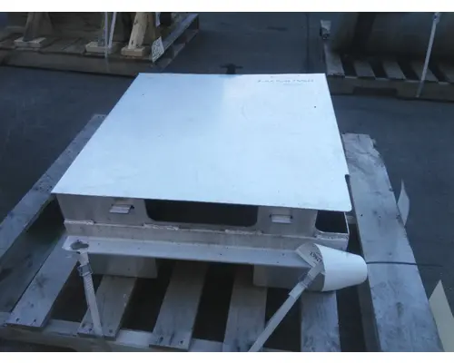 PETERBILT 579 BATTERY BOX