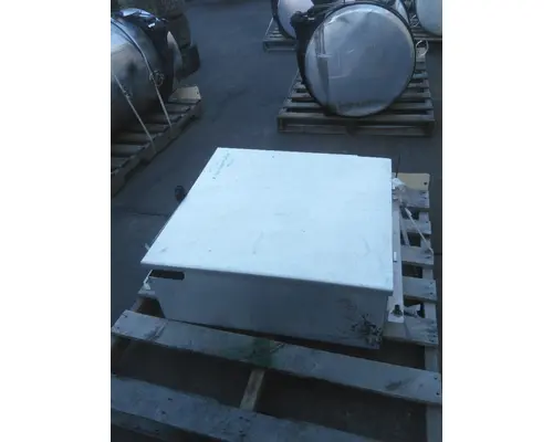 PETERBILT 579 BATTERY BOX