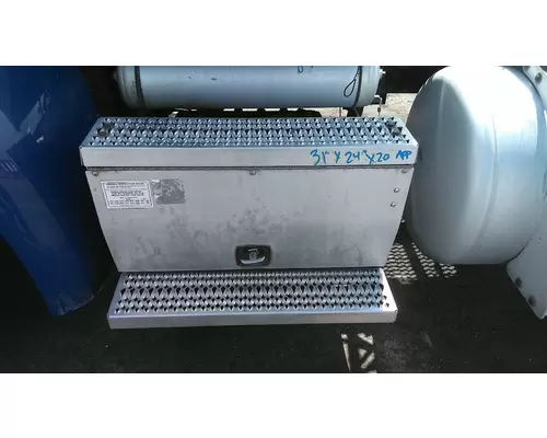 PETERBILT 579 BATTERY BOX