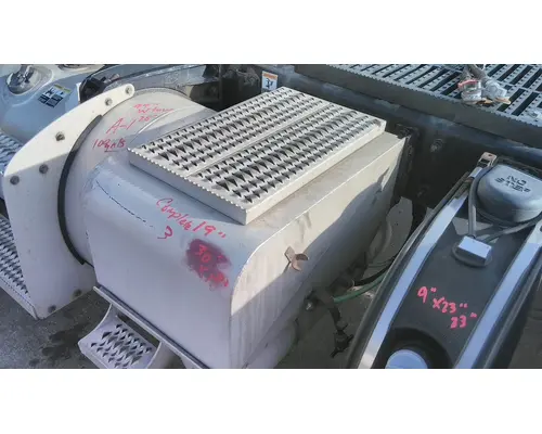 PETERBILT 579 BATTERY BOX