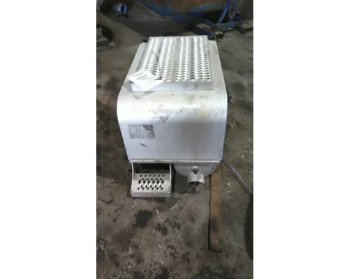 PETERBILT 579 BATTERY BOX