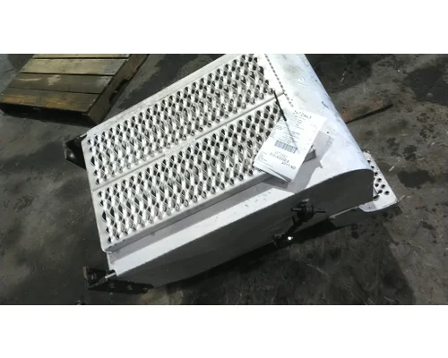 PETERBILT 579 BATTERY BOX