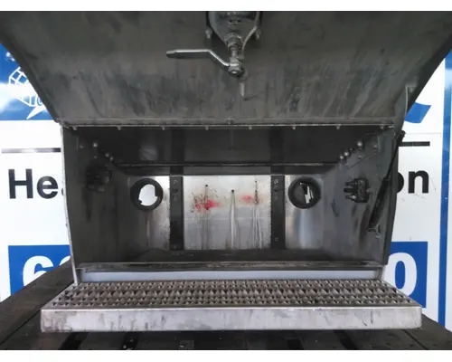 PETERBILT 579 BATTERY BOX