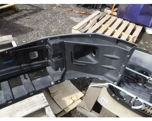 PETERBILT 579 BUMPER ASSEMBLY, FRONT