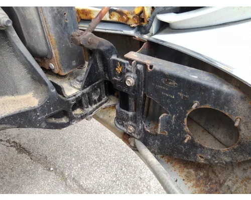 PETERBILT 579 BUMPER BRACKET