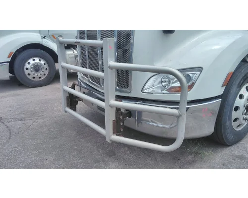 PETERBILT 579 BUMPER BRUSH GUARD