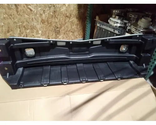 PETERBILT 579 BUMPER CENTER