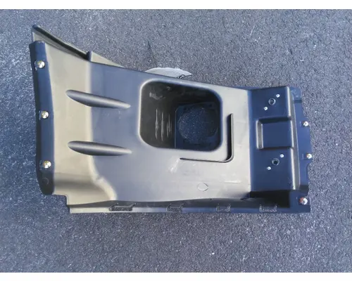 PETERBILT 579 BUMPER COMPONENT