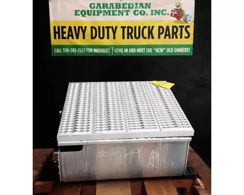 PETERBILT 579 Battery BoxTray