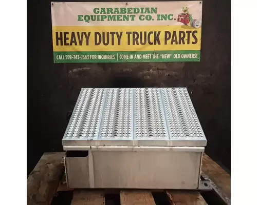 PETERBILT 579 Battery BoxTray