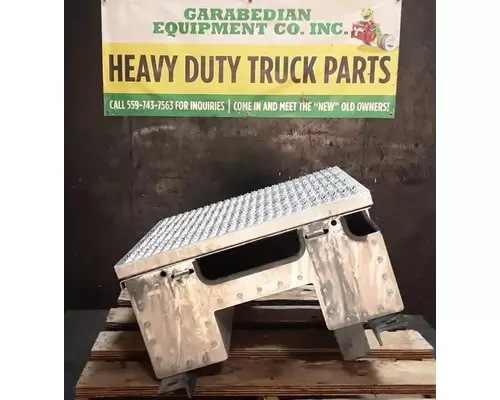 PETERBILT 579 Battery BoxTray