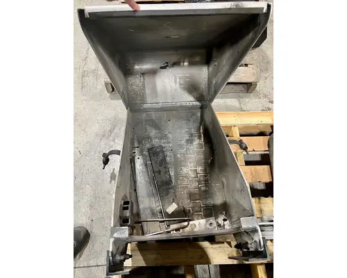 PETERBILT 579 Battery Box
