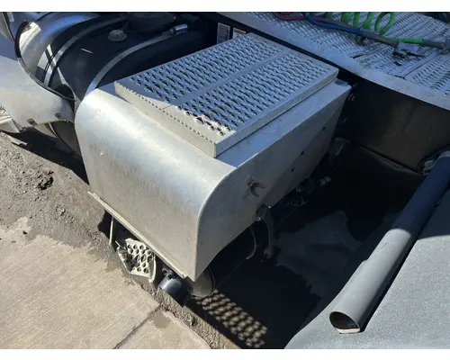 PETERBILT 579 Battery Box