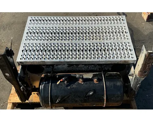 PETERBILT 579 Battery Boxes