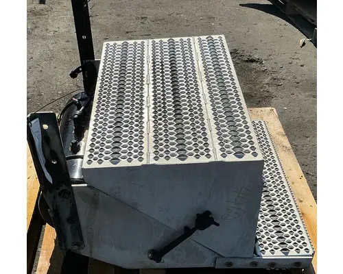 PETERBILT 579 Battery Boxes