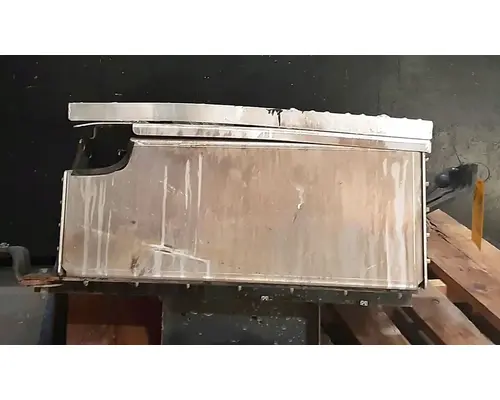 PETERBILT 579 Battery Boxes