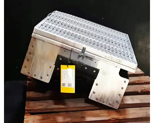 PETERBILT 579 Battery Boxes