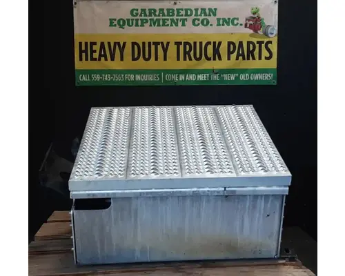 PETERBILT 579 Battery Boxes