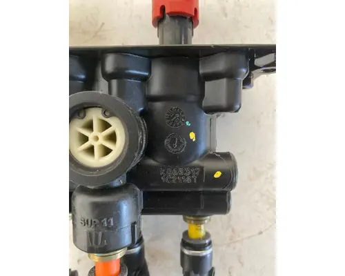 PETERBILT 579 Brake Proportioning Valve
