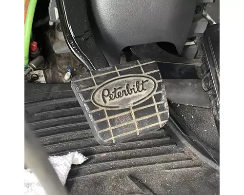 PETERBILT 579 BrakeClutch Pedal Box