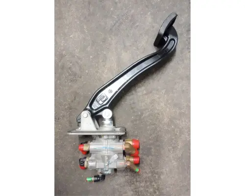PETERBILT 579 BrakeClutch Pedal Box