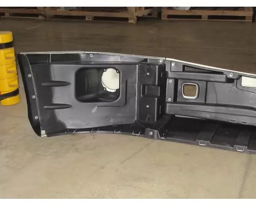 PETERBILT 579 Bumper Assembly, Front