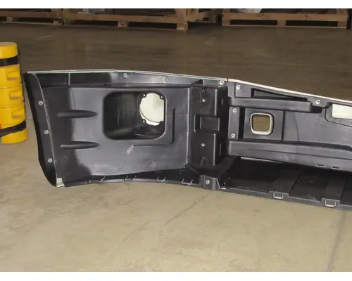 PETERBILT 579 Bumper Assembly, Front