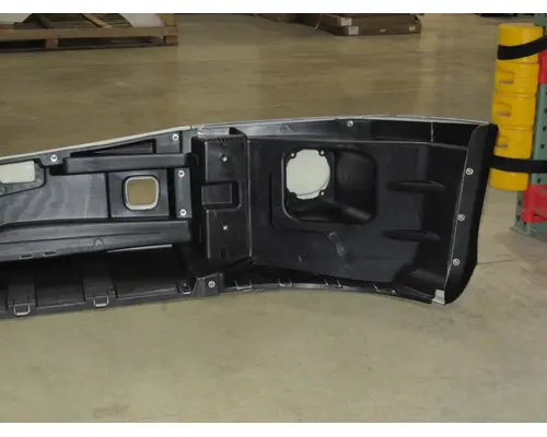 PETERBILT 579 Bumper Assembly, Front