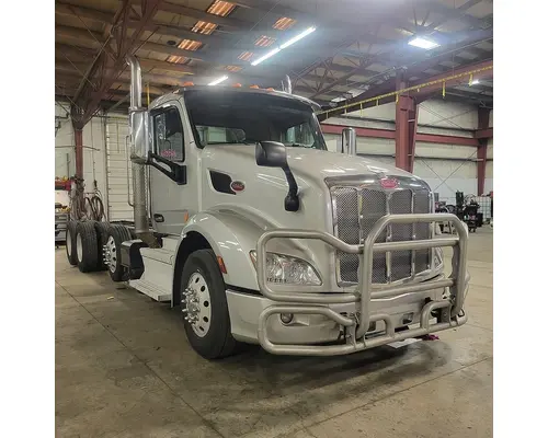 PETERBILT 579 Bumper Assembly, Front