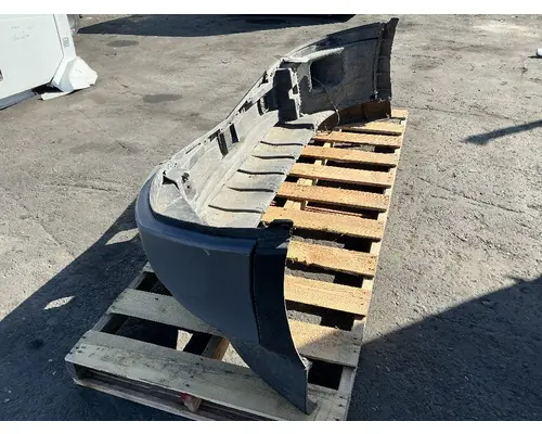 PETERBILT 579 Bumper Assembly, Front