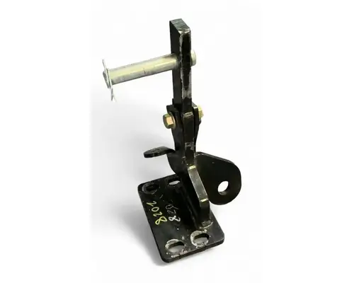 PETERBILT 579 Bumper Bracket, Front