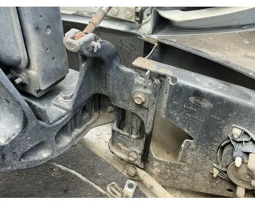 PETERBILT 579 Bumper Bracket, Front