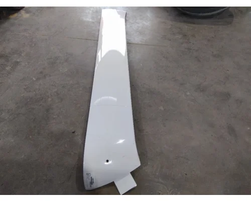 PETERBILT 579 CAB BACK PANEL