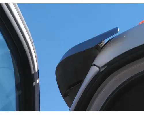 PETERBILT 579 CAB CLIP