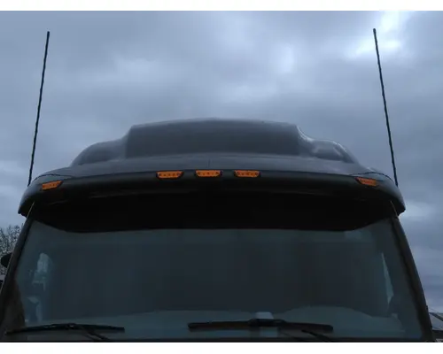 PETERBILT 579 CAB CLIP