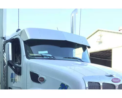 PETERBILT 579 CAB CLIP