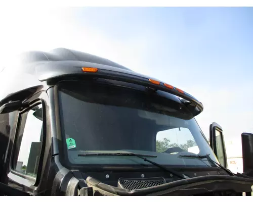 PETERBILT 579 CAB CLIP