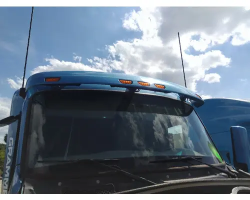 PETERBILT 579 CAB CLIP