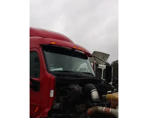 PETERBILT 579 CAB CLIP