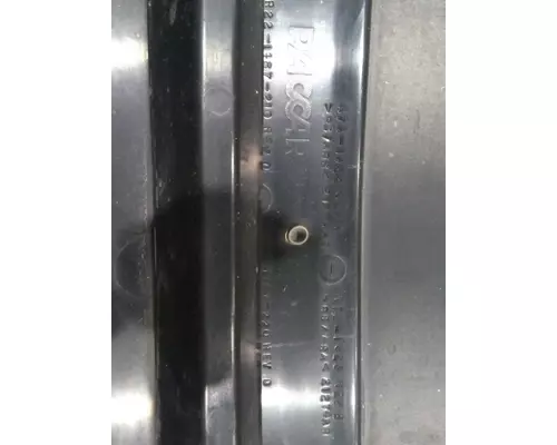 PETERBILT 579 CAB CLIP