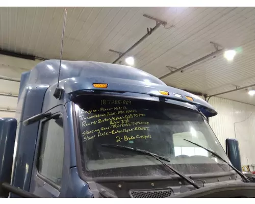 PETERBILT 579 CAB CLIP
