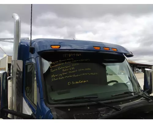 PETERBILT 579 CAB CLIP