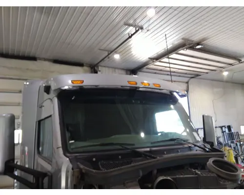 PETERBILT 579 CAB CLIP