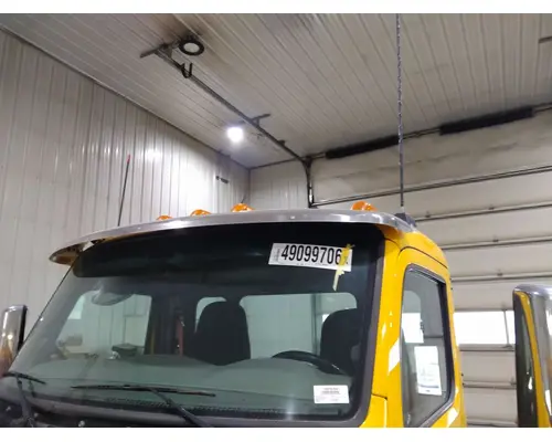 PETERBILT 579 CAB CLIP
