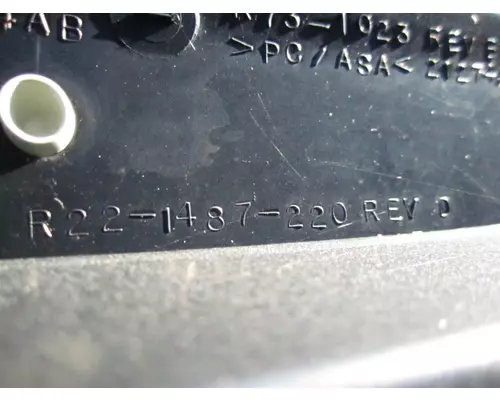 PETERBILT 579 CAB CLIP